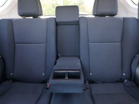 Used 2018 Toyota RAV4 XLE AWD/4WD image 36