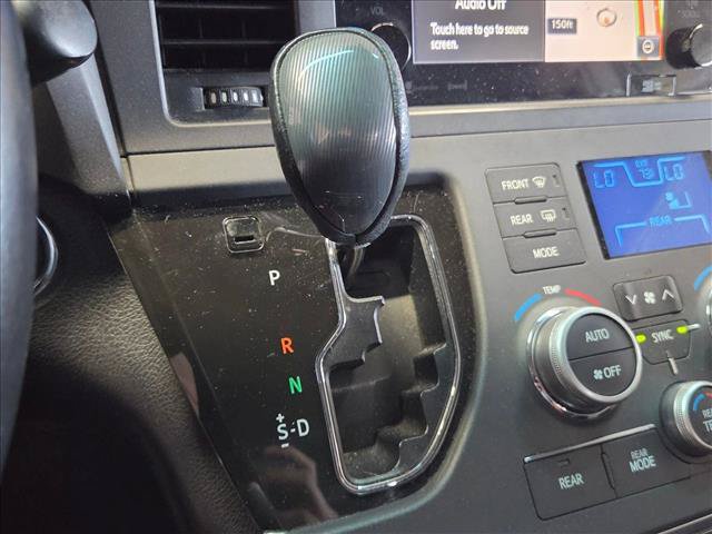 Used 2017 Toyota Sienna SE Premium FWD image 15