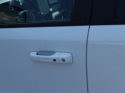 Used 2022 RAM 1500 Limited AWD/4WD image 17