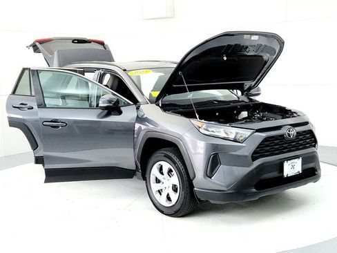 Certified 2021 Toyota RAV4 LE FWD image 12