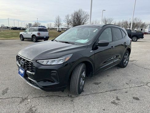 Used 2024 Ford Escape ST-Line image 3