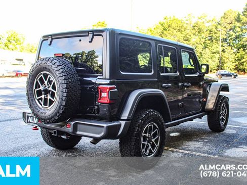 Used 2025 Jeep Wrangler Unlimited Rubicon AWD/4WD image 6