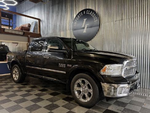 Used 2017 RAM 1500 Laramie AWD/4WD image 2