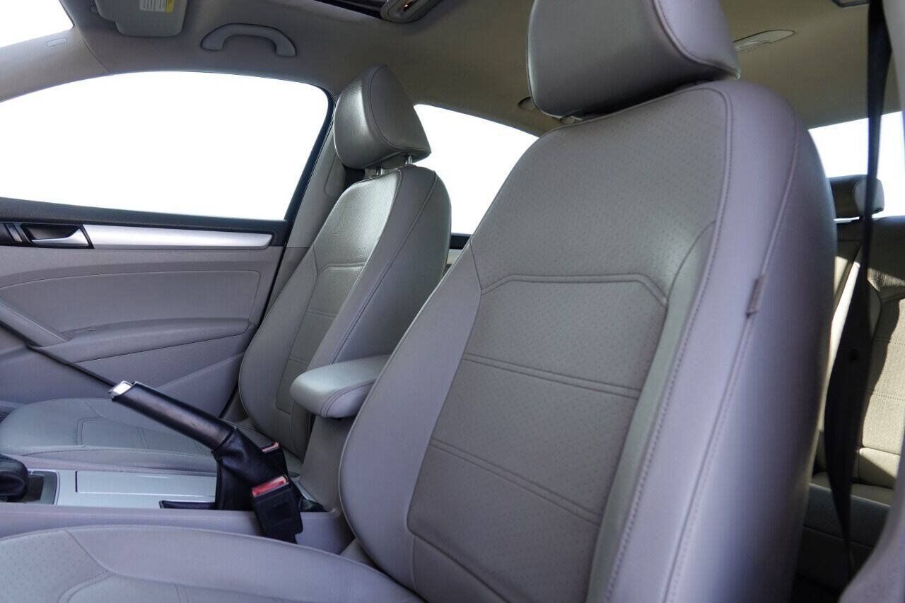 Used 2012 Volkswagen Passat 2.5 SE FWD image 51