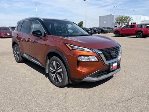 Used 2021 Nissan Rogue SL w/ Premium Package image 4