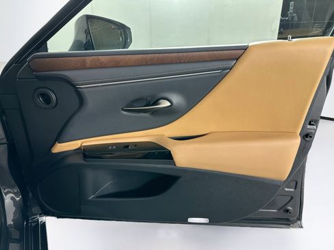 Used 2024 Lexus ES 350 w/ Premium Package FWD image 30