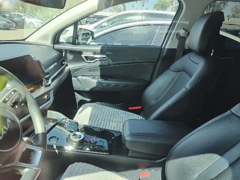 Certified 2023 Kia Sportage EX AWD/4WD image 7