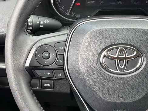 Used 2025 Toyota RAV4 XLE Premium FWD image 12