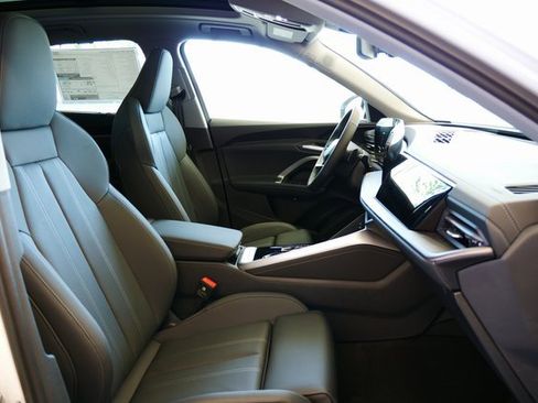 New 2025 Audi Q5 Premium Plus image 16