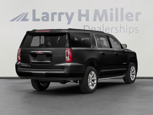 Used 2018 GMC Yukon XL SLT image 2