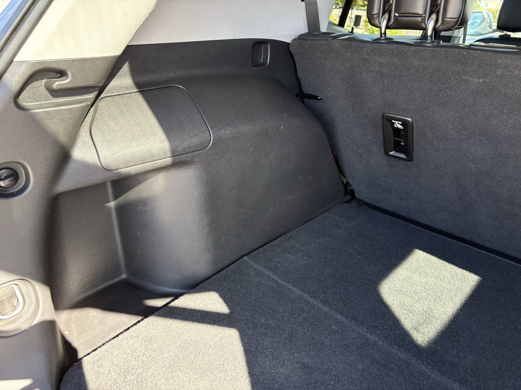 Used 2019 GMC Terrain SLT w/ Infotainment Package II AWD/4WD image 11