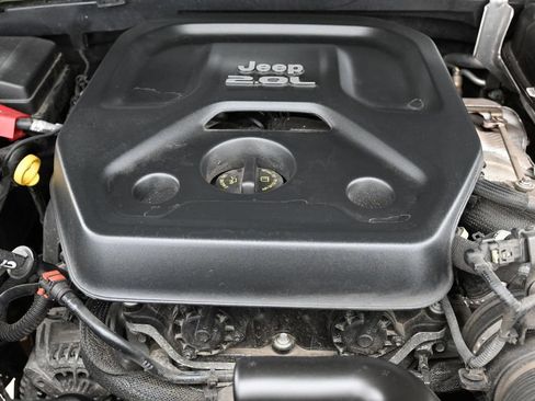 Used 2022 Jeep Wrangler Unlimited Sahara AWD/4WD image 41