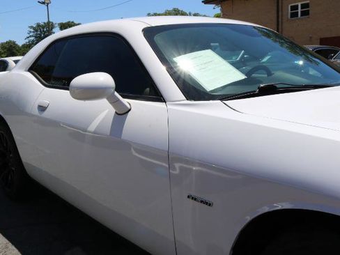 Used 2015 Dodge Challenger R/T w/ Quick Order Package 22B R/T RWD image 3