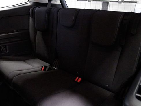 Used 2023 Subaru Ascent Premium w/ Convenience Package image 17