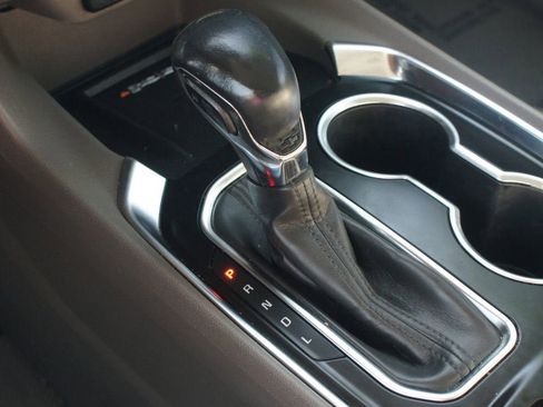 Used 2021 Chevrolet Traverse Premier image 14