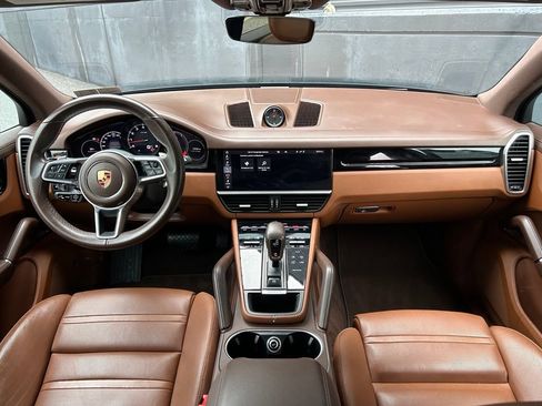 Certified 2020 Porsche Cayenne AWD/4WD image 18