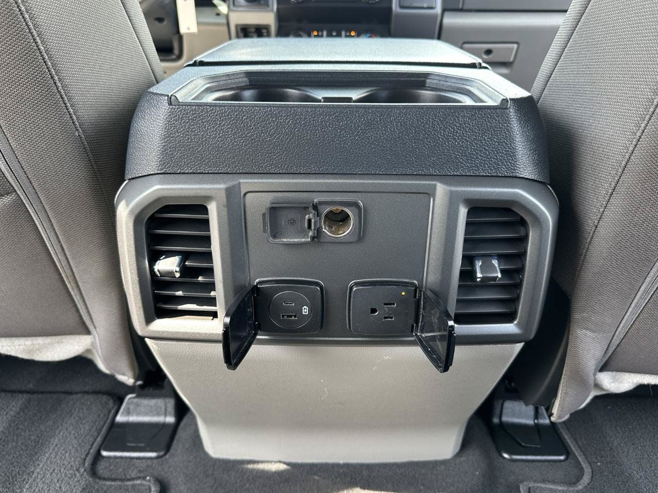 Used 2022 Ford F350 XLT w/ XLT Premium Package AWD/4WD image 41