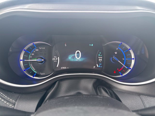 Used 2024 Chrysler Pacifica Limited FWD image 13
