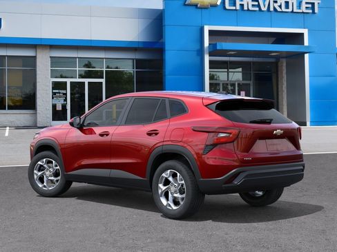 New 2026 Chevrolet Trax LS w/ LS Convenience Package FWD image 3