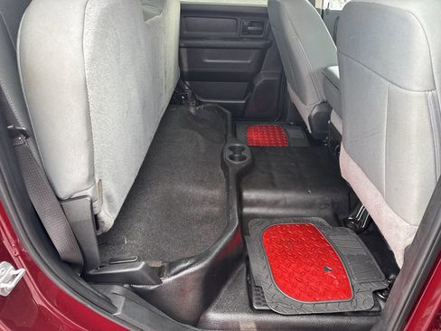 Used 2018 RAM 2500 Tradesman w/ Chrome Appearance Group image 21