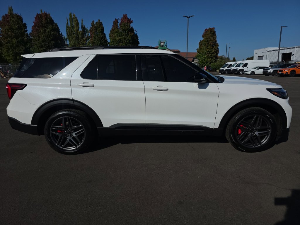 Used 2025 Ford Explorer ST w/ Sun And Sound Package AWD/4WD image 6