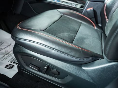 Certified 2022 Ford Explorer ST-Line w/ Class IV Trailer Tow Package image 39