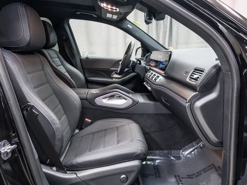 Used 2025 Mercedes-Benz GLS 450 4MATIC image 16