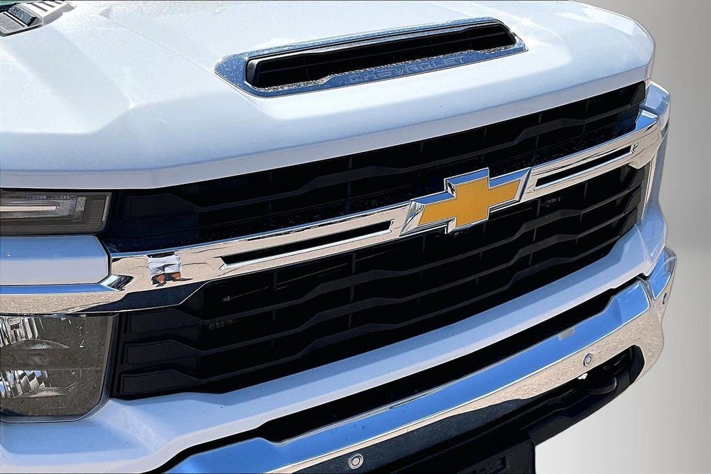 Used 2025 Chevrolet Silverado 3500 LT w/ Safety Package AWD/4WD image 33