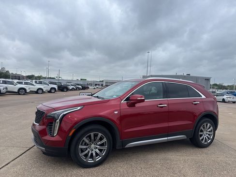 Used 2021 Cadillac XT4 Premium Luxury image 10