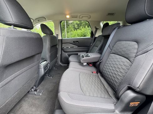 Certified 2025 Nissan Pathfinder SV w/ Black Appearance Package image 22