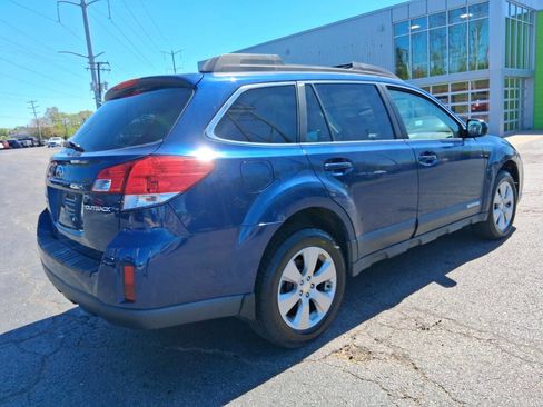 Used 2010 Subaru Outback 2.5i Premium AWD/4WD image 6