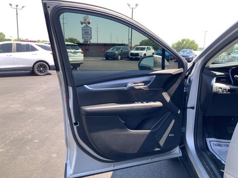 Used 2019 Cadillac XT5 Premium Luxury AWD/4WD image 11