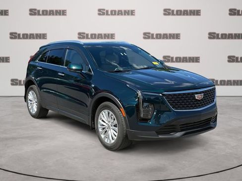 Used 2024 Cadillac XT4 Luxury w/ Cold Weather Package AWD/4WD image 7