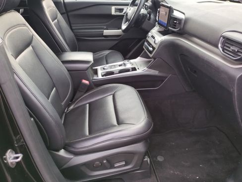 Used 2020 Ford Explorer XLT w/ Equipment Group 202A image 23