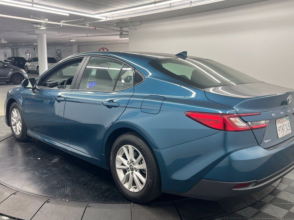Used 2025 Toyota Camry LE FWD image 5