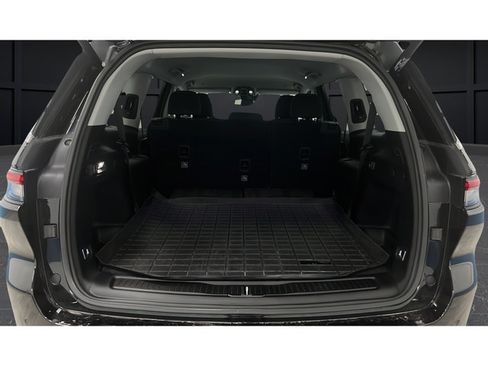 Used 2021 Jeep Grand Cherokee L Laredo w/ Luxury Tech Group I AWD/4WD image 25