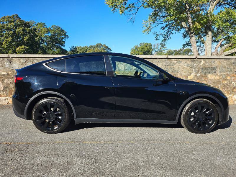 Used 2023 Tesla Model Y Long Range AWD/4WD image 10
