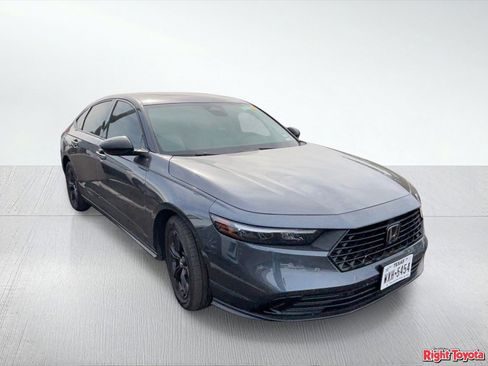 Used 2025 Honda Accord SE image 5