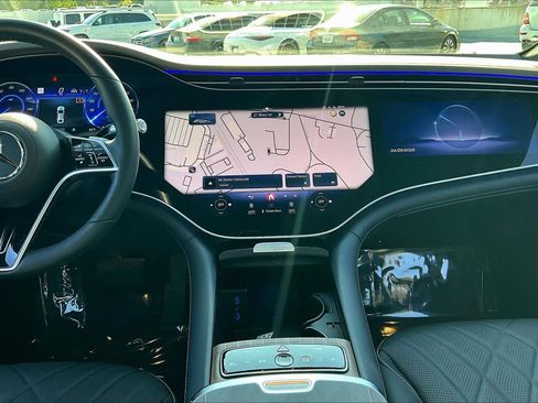 Used 2023 Mercedes-Benz EQS 580 4MATIC Sedan image 6