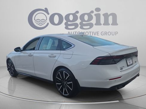 Used 2025 Honda Accord Touring image 3