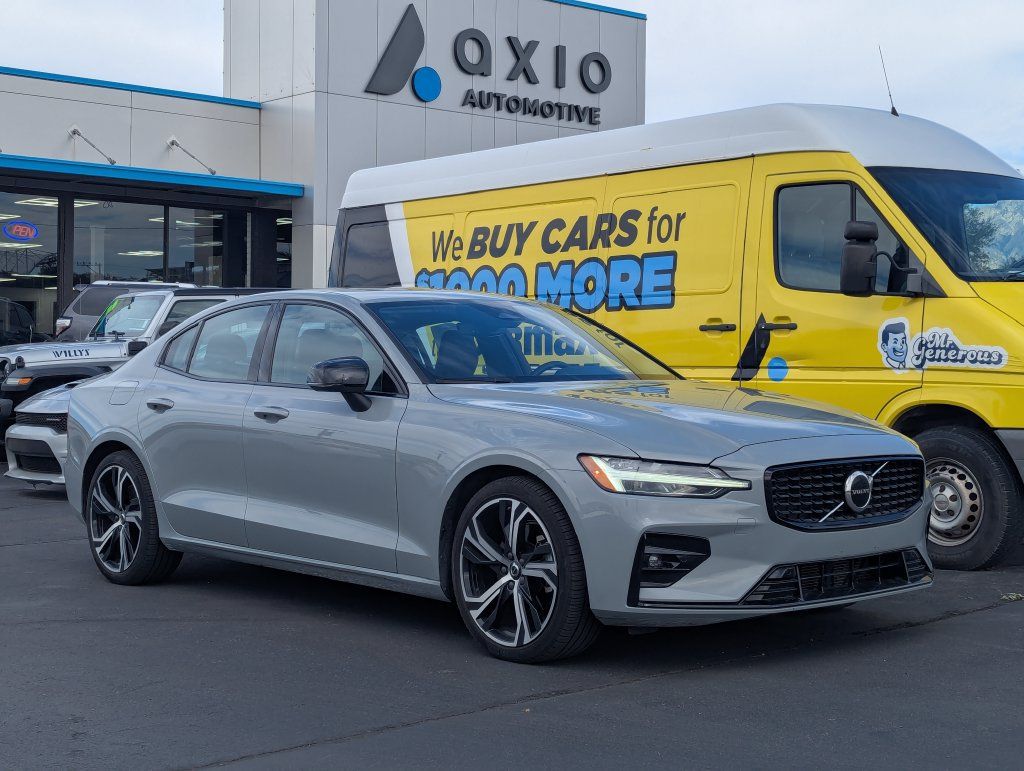 Used 2024 Volvo S60 B5 Core AWD/4WD image 1