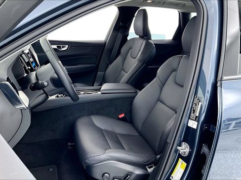 Used 2025 Volvo XC60 B5 Plus w/ Climate Package AWD/4WD image 34