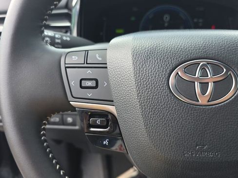 Used 2025 Toyota Camry SE image 20