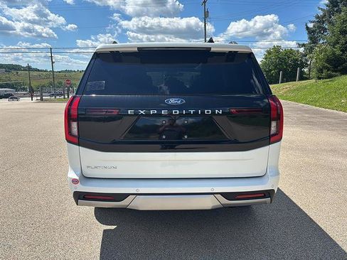 New 2026 Ford Expedition Platinum w/ Driver's Package AWD/4WD image 3