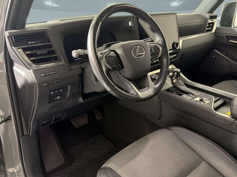 Used 2025 Lexus GX 550 w/ Accessory Package (2T) AWD/4WD image 4