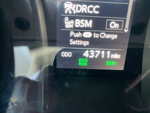 Used 2024 Toyota Camry SE image 13