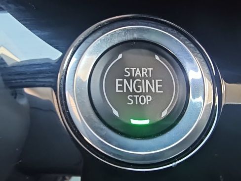 Certified 2025 Buick Envision Preferred AWD/4WD image 26