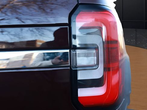 Used 2024 Ford Expedition Max Limited image 31