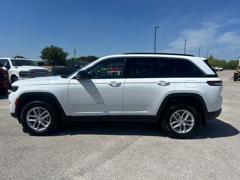 New 2026 Jeep Grand Cherokee Laredo RWD image 2