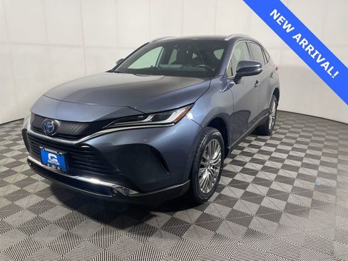 Used 2023 Toyota Venza XLE AWD/4WD image 4